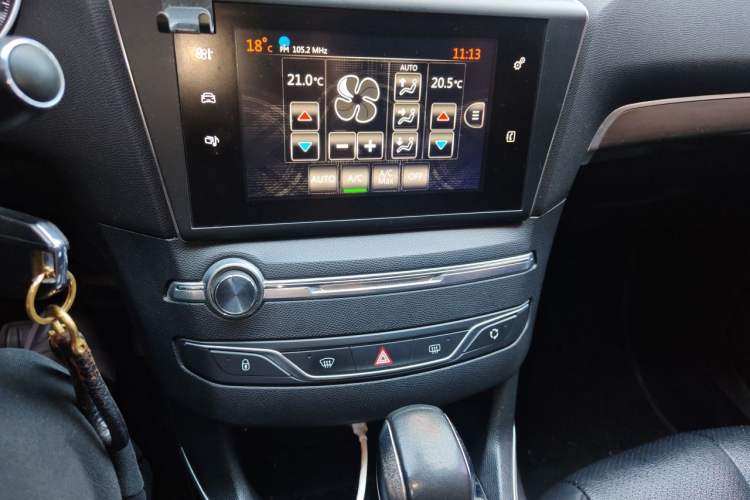 Used Peugeot 408 2016 1.6T Automatic Luxury Edition Audio And AC Panel