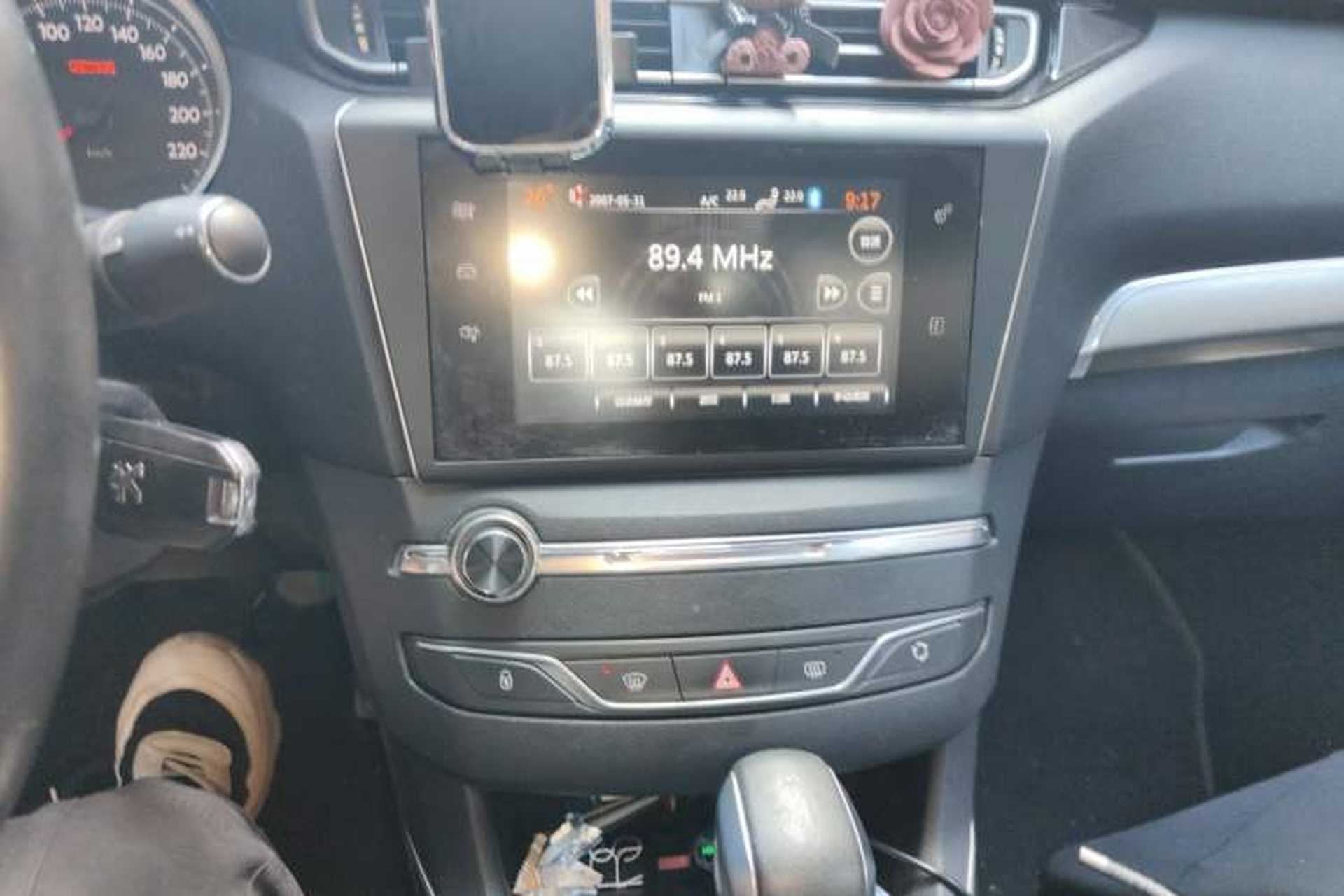 Used Peugeot 408 2016 1.6T Automatic Luxury Edition Audio And AC Panel