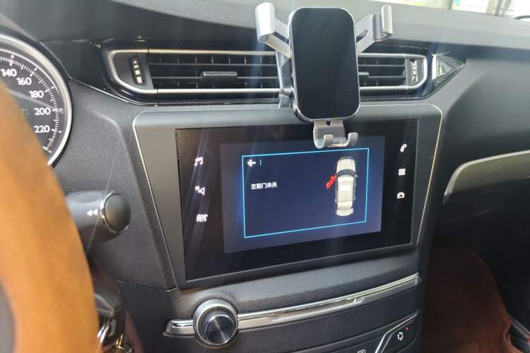 Used Peugeot 408 2016 1.6T Automatic Luxury Edition Audio And AC Panel