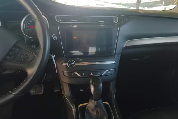 Used Peugeot 408 2016 1.6T Automatic Luxury Edition Audio And AC Panel