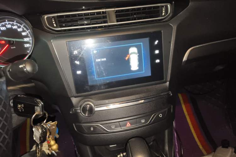 Used Peugeot 408 2016 1.6T Automatic Luxury Edition Audio And AC Panel