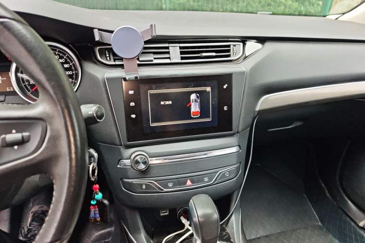 Used Peugeot 408 2016 1.6T Automatic Luxury Edition Audio And AC Panel