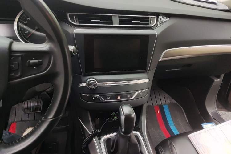 Used Peugeot 408 2016 1.6T Automatic Luxury Edition Audio And AC Panel