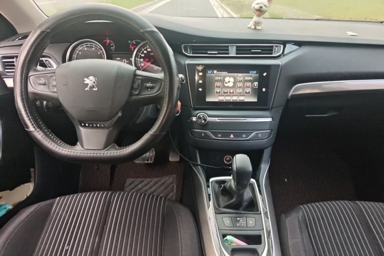 Used Peugeot 408 2016 1.6T Automatic Luxury Edition Center Console