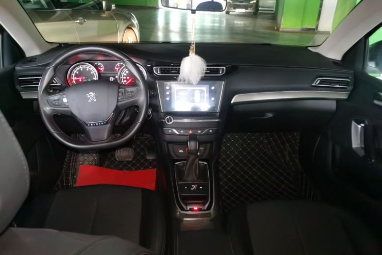 Used Peugeot 408 2016 1.6T Automatic Luxury Edition Center Console