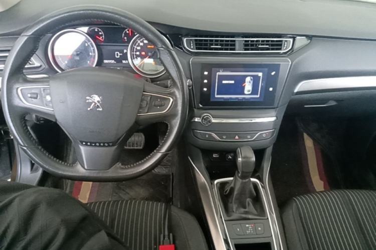 Used Peugeot 408 2016 1.6T Automatic Luxury Edition Center Console