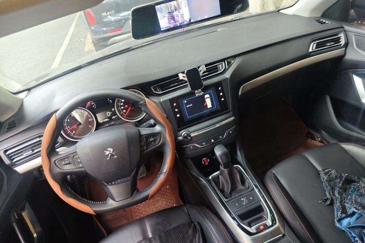 Used Peugeot 408 2016 1.6T Automatic Luxury Edition Center Console