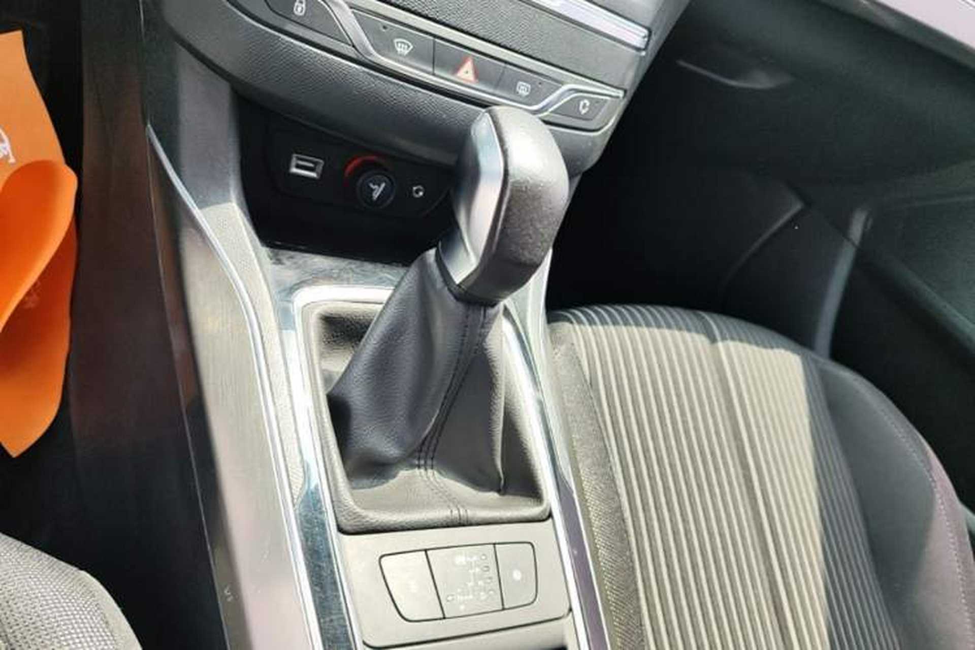 Used Peugeot 408 2016 1.6T Automatic Luxury Edition Gear Lever