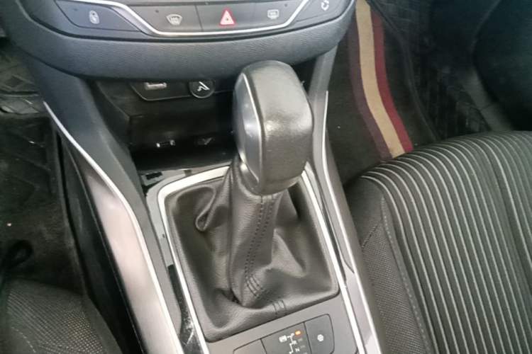 Used Peugeot 408 2016 1.6T Automatic Luxury Edition Gear Lever