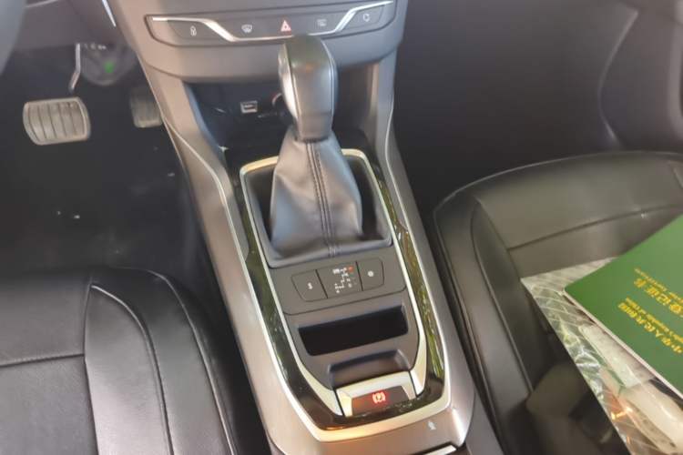 Used Peugeot 408 2016 1.6T Automatic Luxury Edition Gear Lever
