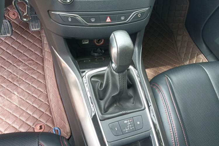 Used Peugeot 408 2016 1.6T Automatic Luxury Edition Gear Lever