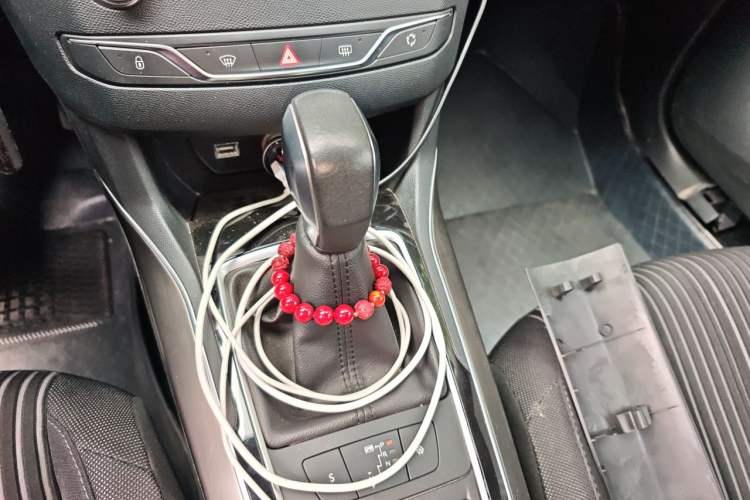 Used Peugeot 408 2016 1.6T Automatic Luxury Edition Gear Lever