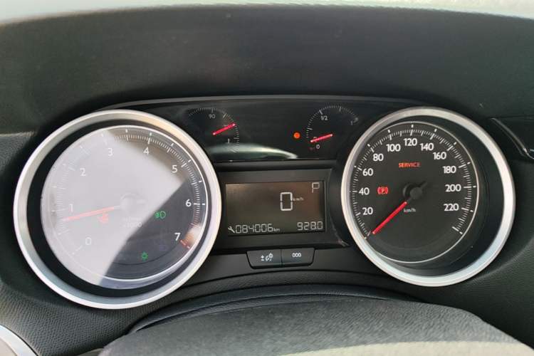 Used Peugeot 408 2016 1.6T Automatic Luxury Edition Instrument Cluster