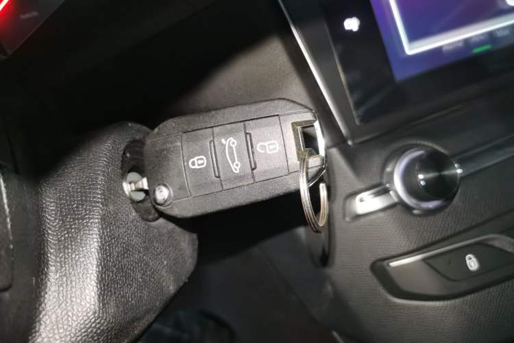Used Peugeot 408 2016 1.6T Automatic Luxury Edition Interior 1