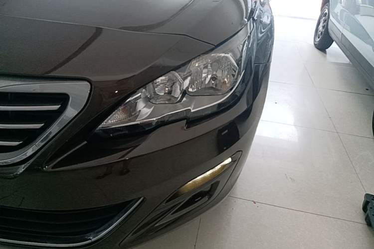 Used Peugeot 408 2016 1.6T Automatic Luxury Edition Left Front Headlight