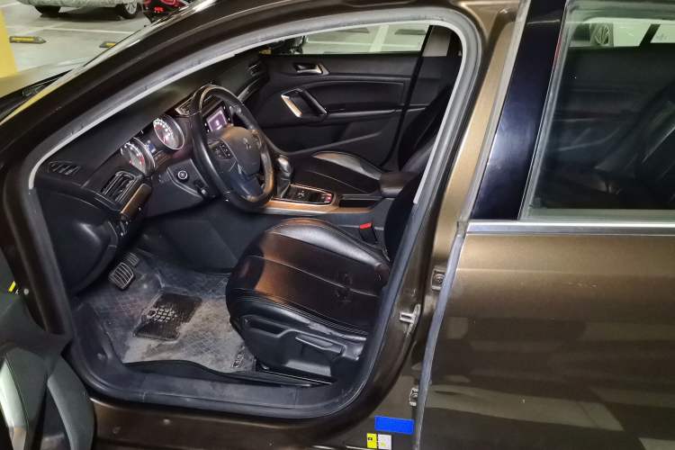 Used Peugeot 408 2016 1.6T Automatic Luxury Edition Left Front Seat