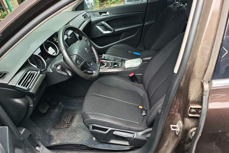 Used Peugeot 408 2016 1.6T Automatic Luxury Edition Left Front Seat