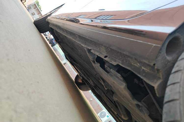 Used Peugeot 408 2016 1.6T Automatic Luxury Edition Left Side Sill