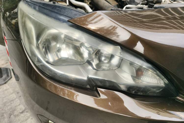 Used Peugeot 408 2016 1.6T Automatic Luxury Edition Right Front Headlight