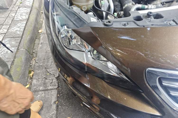 Used Peugeot 408 2016 1.6T Automatic Luxury Edition Right Front Headlight