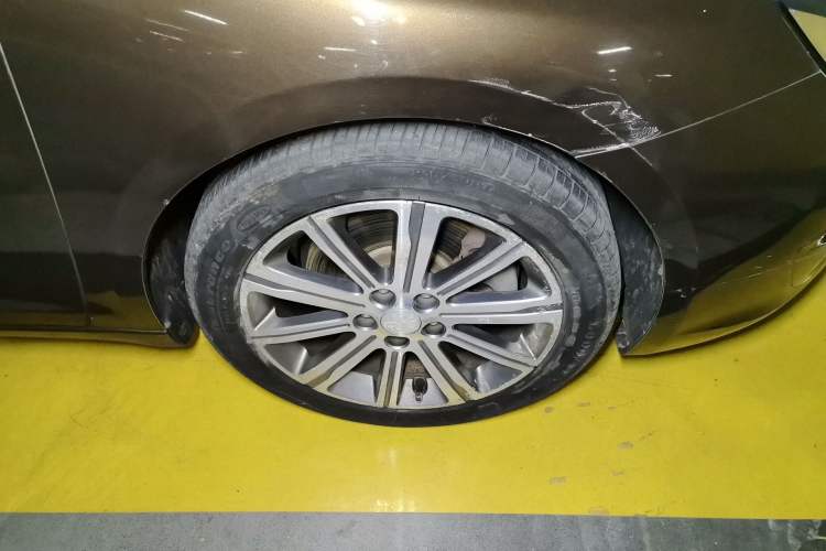 Used Peugeot 408 2016 1.6T Automatic Luxury Edition Right Front Wheel Hub