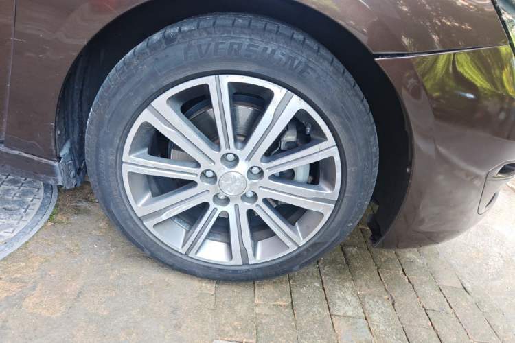 Used Peugeot 408 2016 1.6T Automatic Luxury Edition Right Front Wheel Hub