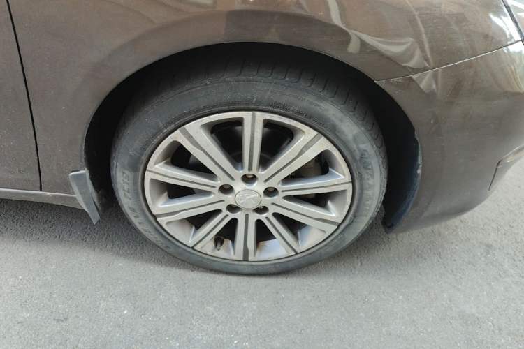 Used Peugeot 408 2016 1.6T Automatic Luxury Edition Right Front Wheel Hub