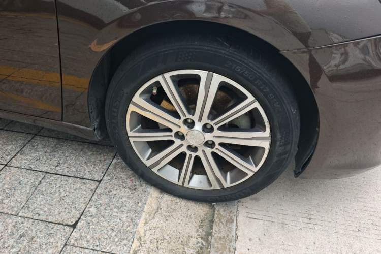 Used Peugeot 408 2016 1.6T Automatic Luxury Edition Right Front Wheel Hub