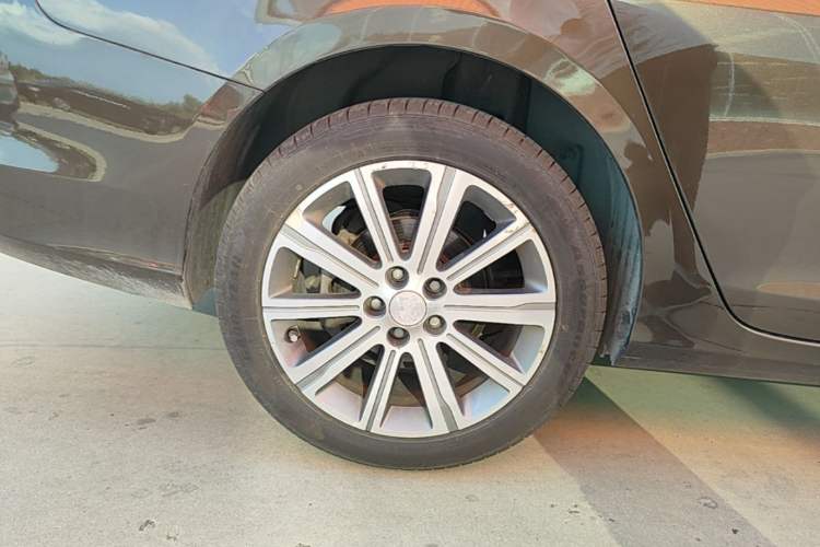 Used Peugeot 408 2016 1.6T Automatic Luxury Edition Right Rear Wheel Hub
