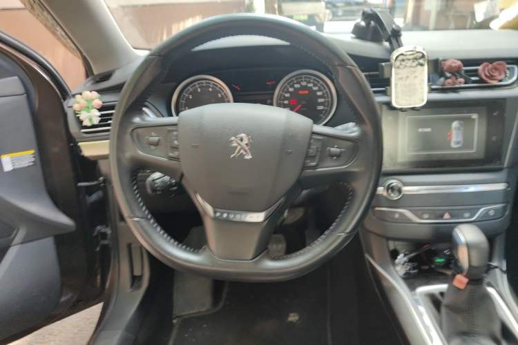 Used Peugeot 408 2016 1.6T Automatic Luxury Edition Steering Wheel