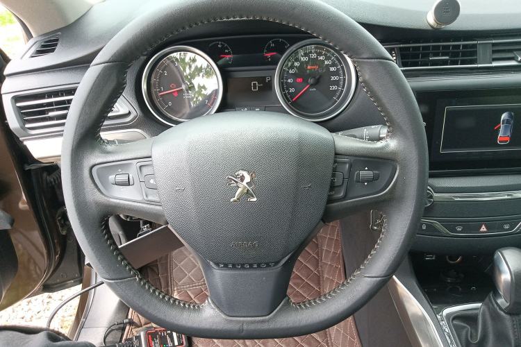 Used Peugeot 408 2016 1.6T Automatic Luxury Edition Steering Wheel