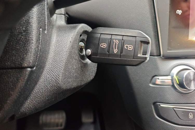 Used Peugeot 408 2016 1.6T Automatic Luxury Edition Vehicle Key
