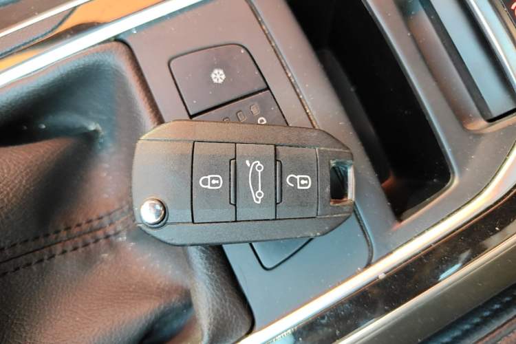 Used Peugeot 408 2016 1.6T Automatic Luxury Edition Vehicle Key