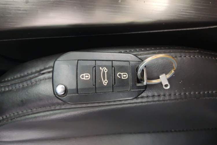 Used Peugeot 408 2016 1.6T Automatic Luxury Edition Vehicle Key