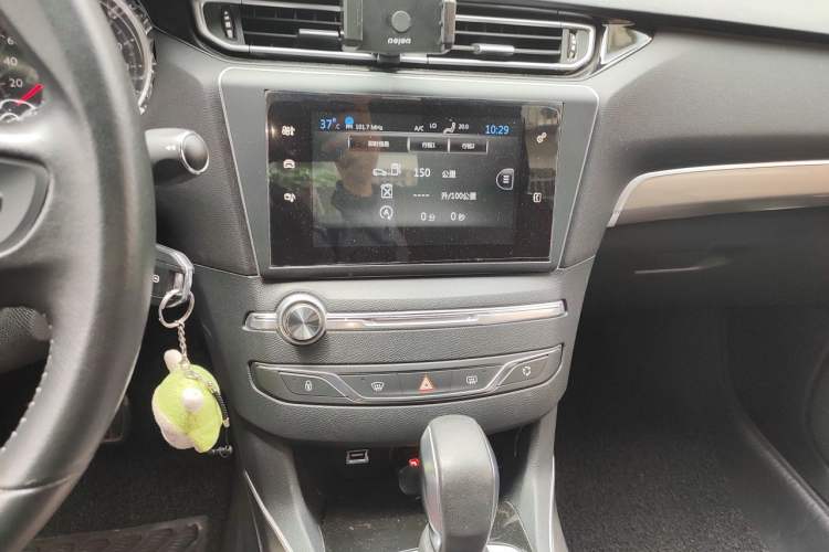 Used Peugeot 408 2016 1.6T Automatic Luxury Edition Audio And AC Panel