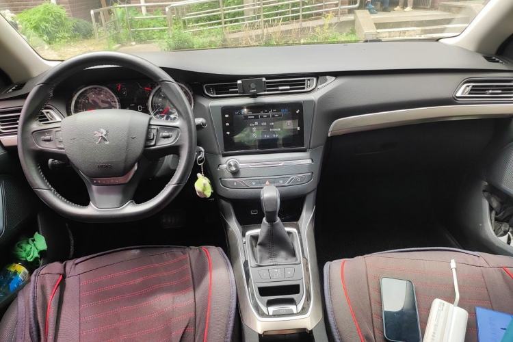 Used Peugeot 408 2016 1.6T Automatic Luxury Edition Center Console