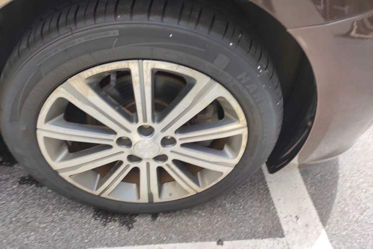 Used Peugeot 408 2016 1.6T Automatic Luxury Edition Right Front Wheel Hub