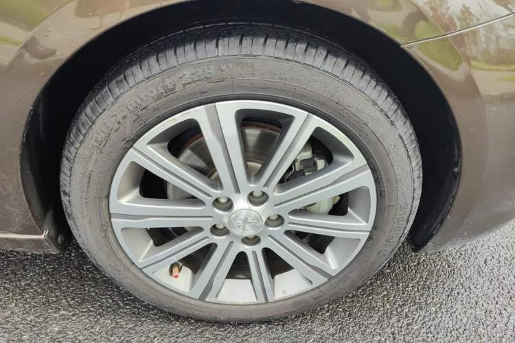 Used Peugeot 408 2016 1.6T Automatic Luxury Edition Right Front Wheel Hub