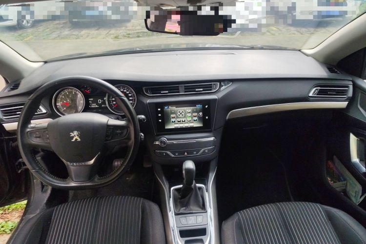 Used Peugeot 408 2016 1.6T Automatic Luxury Edition Center Console