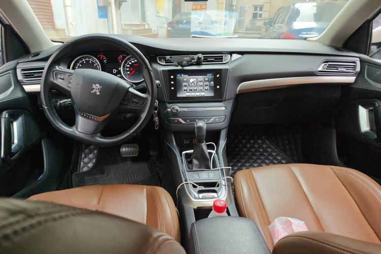 Used Peugeot 408 2016 1.6T Automatic Luxury Edition Center Console
