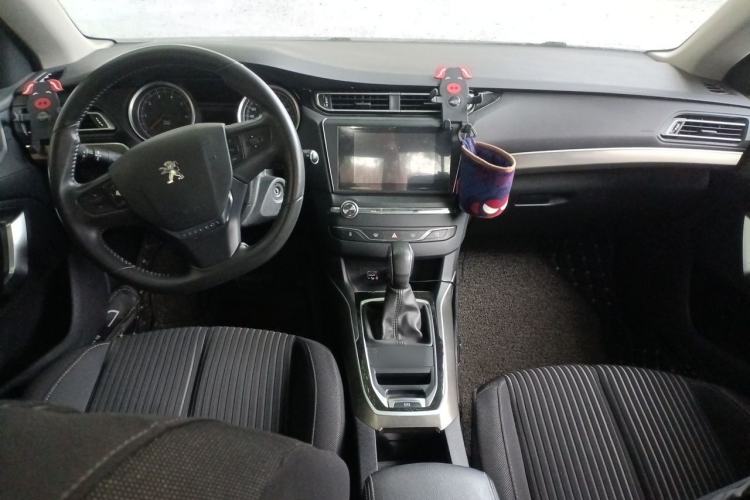 Used Peugeot 408 2016 1.6T Automatic Luxury Edition Center Console