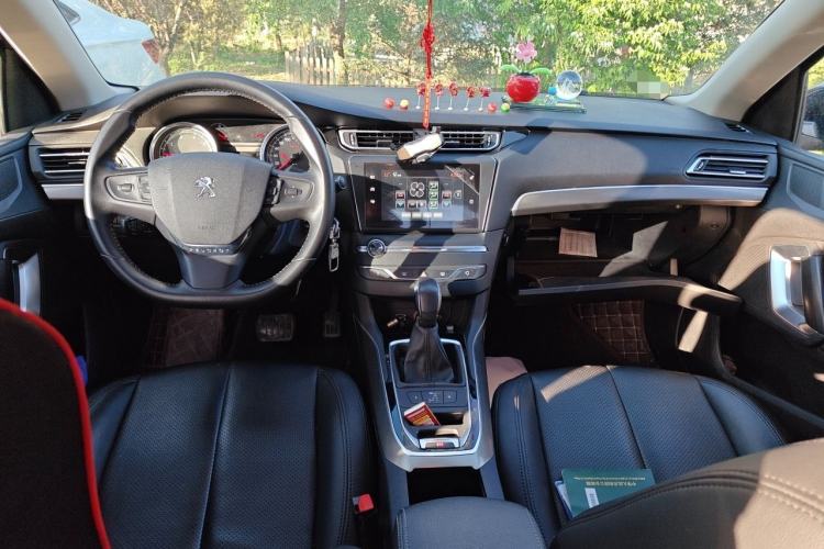 Used Peugeot 408 2016 1.6T Automatic Luxury Edition Center Console