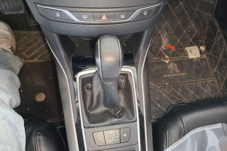Used Peugeot 408 2016 1.6T Automatic Luxury Edition Gear Lever