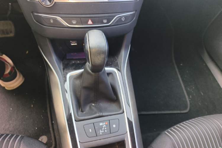 Used Peugeot 408 2016 1.6T Automatic Luxury Edition Gear Lever