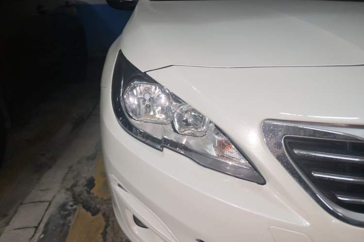 Used Peugeot 408 2016 1.6T Automatic Luxury Edition Right Front Headlight