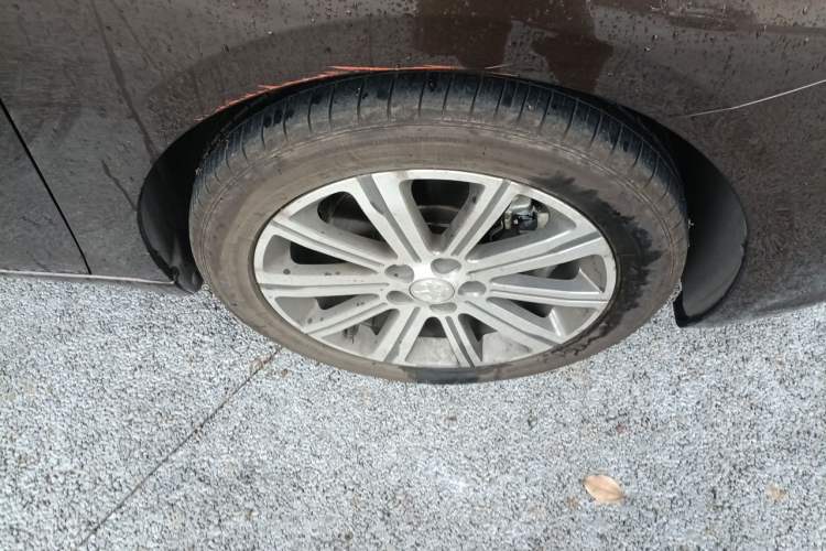 Used Peugeot 408 2016 1.6T Automatic Luxury Edition Right Front Wheel Hub