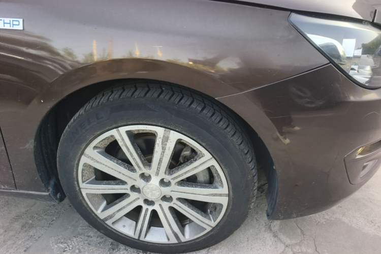 Used Peugeot 408 2016 1.6T Automatic Luxury Edition Right Front Wheel Hub