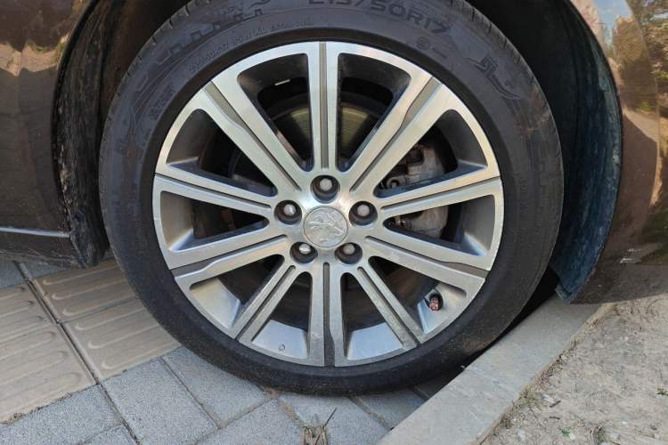 Used Peugeot 408 2016 1.6T Automatic Luxury Edition Right Front Wheel Hub
