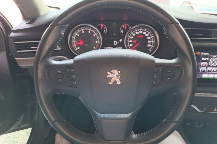 Used Peugeot 408 2016 1.6T Automatic Luxury Edition Steering Wheel