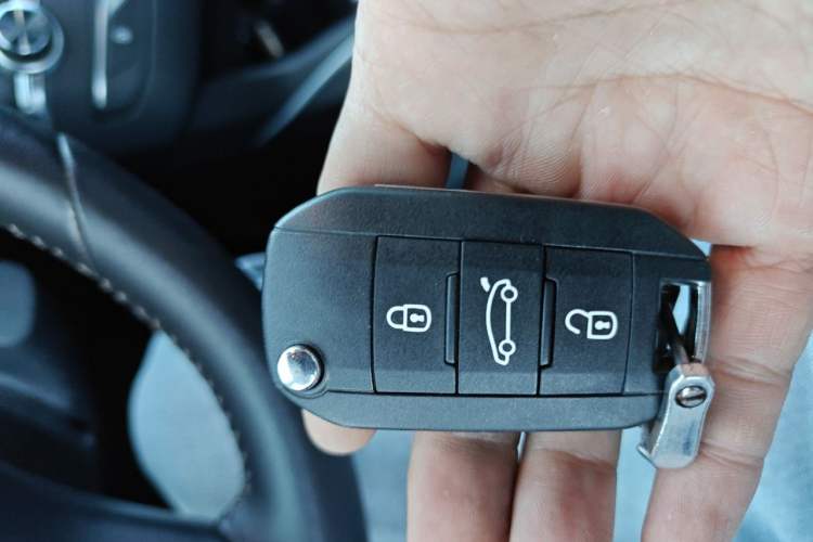 Used Peugeot 408 2016 1.6T Automatic Luxury Edition Vehicle Key